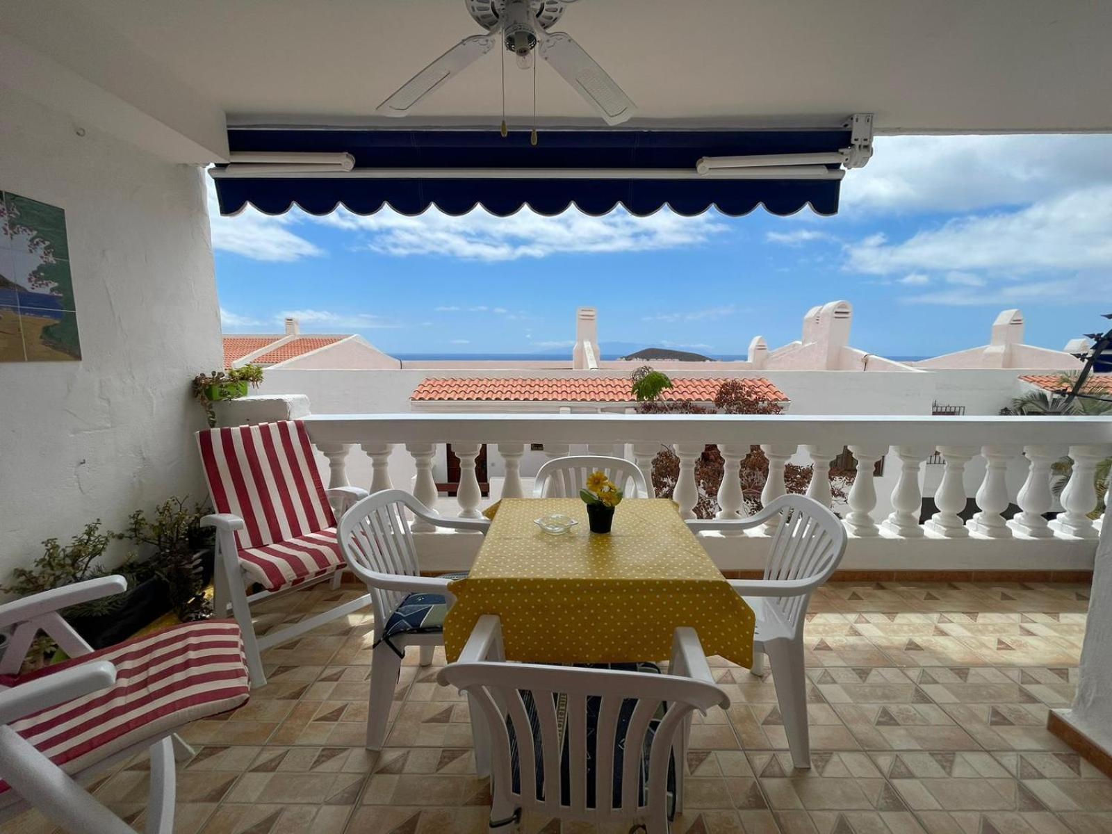 Santiago Beach, Los Cristianos Apartment With Air Conditioning 외부 사진